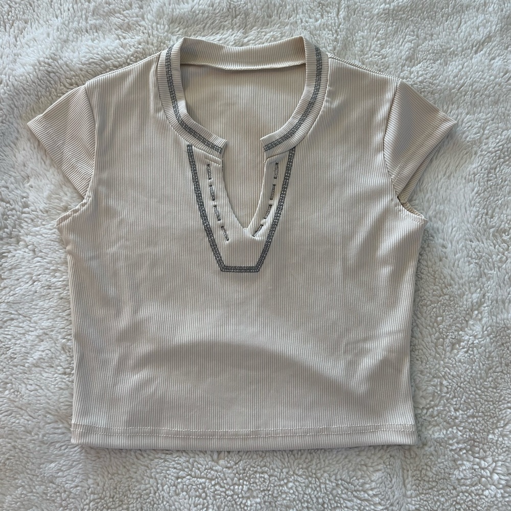 V-neck crop top